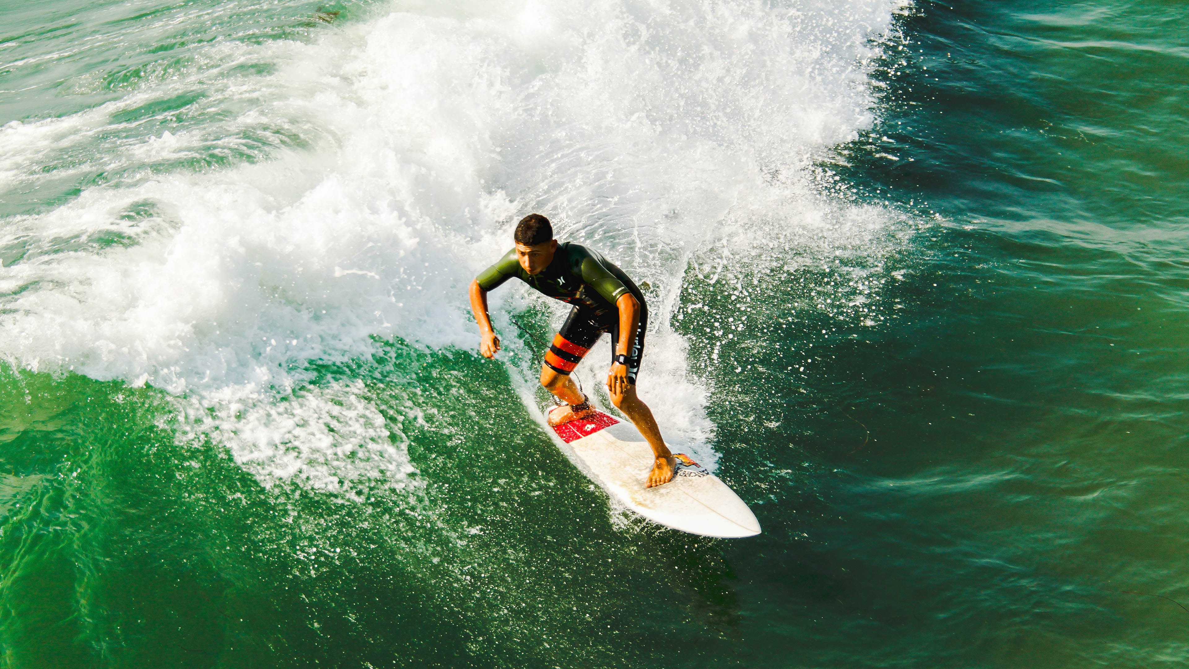 英超争冠形势四强对决，英超前四分析